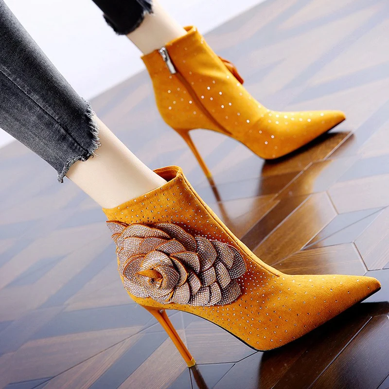 עקבים גבוהים בלינג פרח נשים קרסול מגפי צ ' לסי אופנה זמש סקסי החורף החדשה של מותג יוקרה מעצב Botas 2023 נעלי הליכה - 0