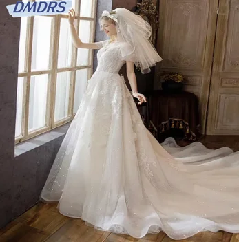 חינניות מתוקה צוואר שמלת כלה קלאסית קו שרוול קצר שמלת הכלה הנוצצת אפליקציות שמלת החתונה Vestido De-נובמבר.